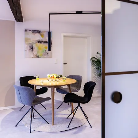 Romantik Pur! Whirlpool! Klimatisiert! Gassenviertel! 2 Schlafzimmer! شقة بايروث