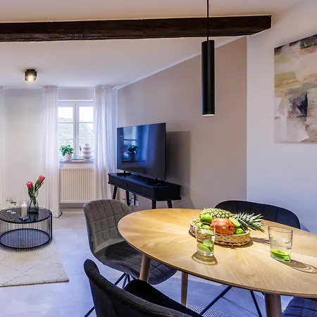 Romantik Pur! Whirlpool! Klimatisiert! Gassenviertel! 2 Schlafzimmer! Апартаменты