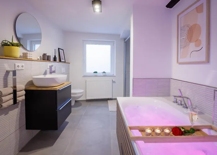 Lejlighed Bayreuthome - Romantisches Mit Whirlpool Und 2 Schlafzimmern Bayreuth